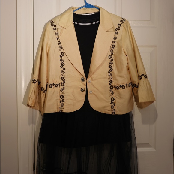 Coat - Picture 8 of 8